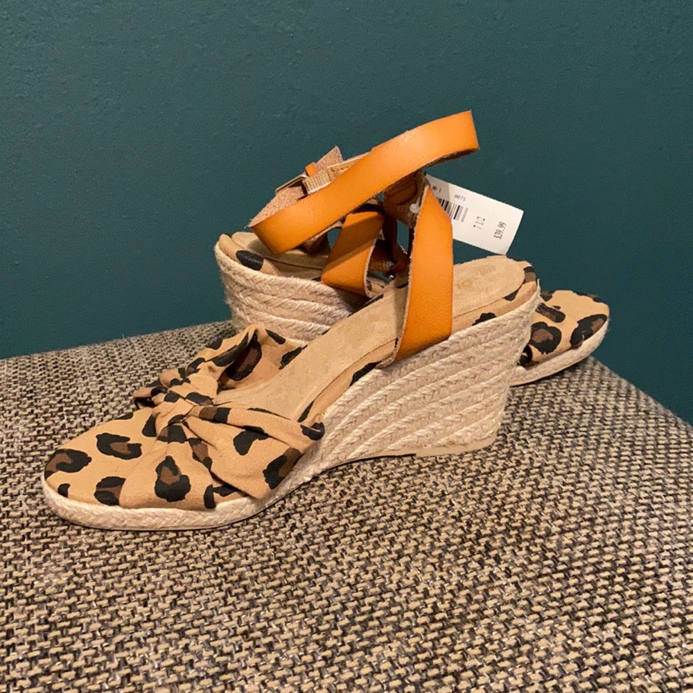 Old Navy Leopard Print Wedge